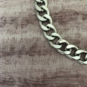 H&M Jewelry - H&M Silver Chain Necklace H&M Jewelry - H&M Silver Chain Necklace